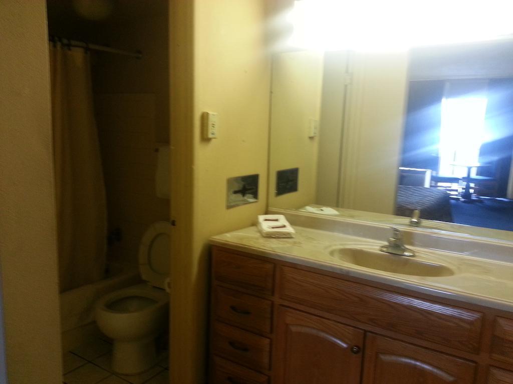America'S Best Inn & Suites Clarksville クラークスビル 部屋 写真